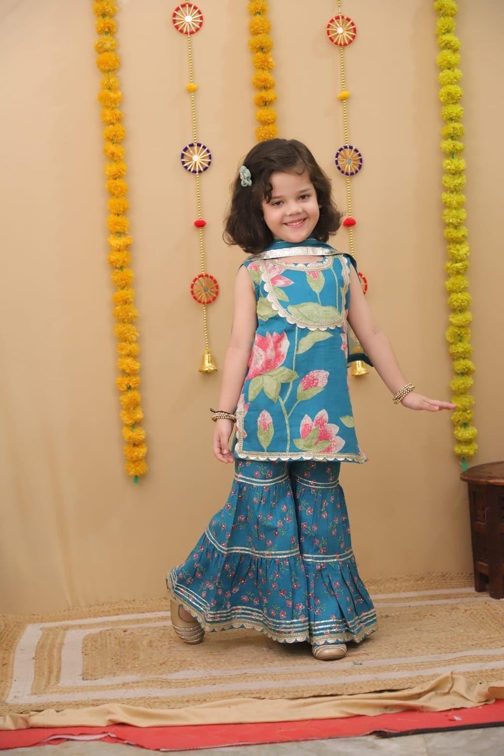 Girls Kurti sharara set with dupatta kid party wear dress Pakistani salwar kameez set Ethnic Indian Dress for baby girl floral kurti palazzo